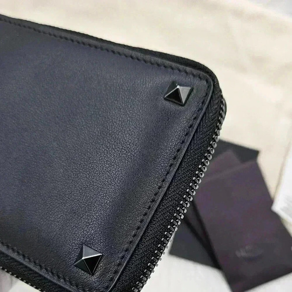 🎁Valentino Garavani Black  Leather Strap Walllet🎁 - Picture 6 of 17